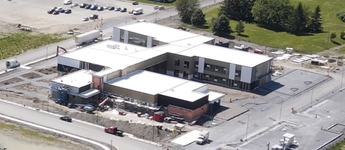 Nouvelle école primaire du Centre de services scolaire de Saint-Hyacinthe, située au coeur du Domaine sur le Vert